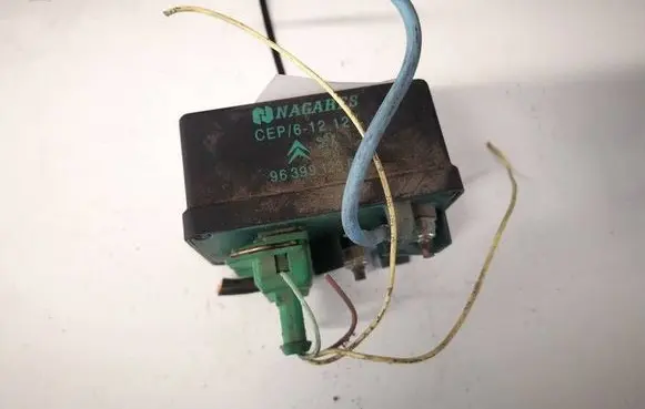 Citroen C5 Glow plug pre-heat relay 9639912580