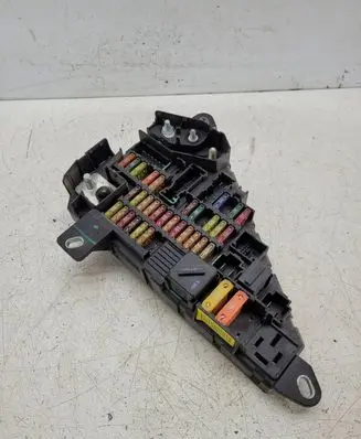 BMW 5 E60 E61 Fuse module 6906603