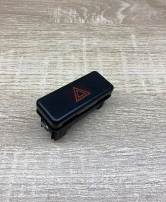 BMW 5 E39 Hazard light switch 8350947