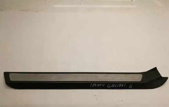 Other sill/pillar trim element