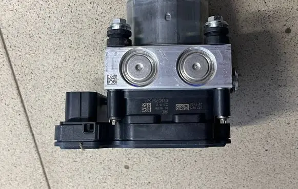 Renault Kadjar ABS Pump 476609543R 2B0S091 269829