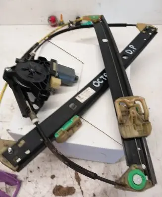 Skoda Octavia Mk3 (5E) Sliding door window regulator with motor 5Q0959802E