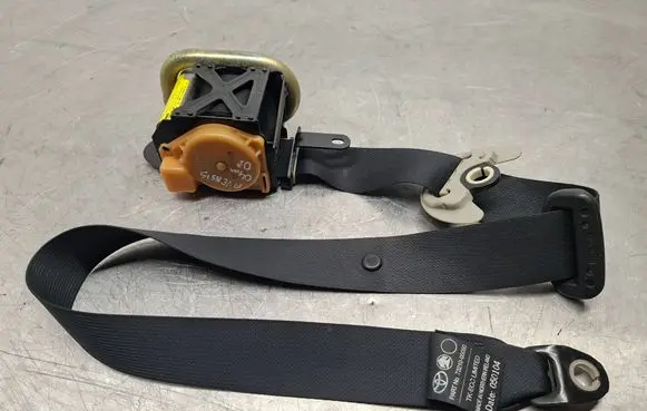 Toyota Avensis T250 Front seatbelt 7321005050 TEAF2EF050P