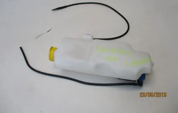 Renault Twingo III Windshield washer fluid reservoir/tank 8200697230
