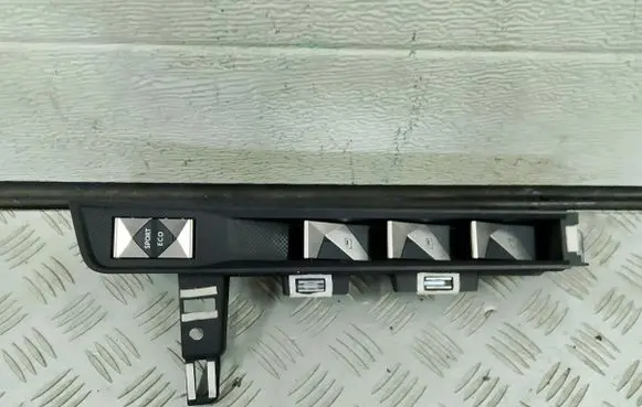 Citroen DS7 Crossback Central console control unit 