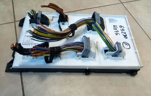 Mercedes-Benz A W176 Central body control module 1769001101 NE69230