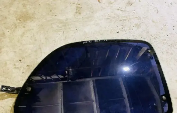 Nissan Micra Rear side window