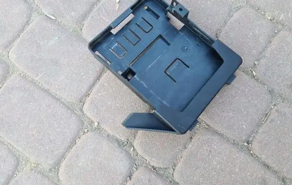 Opel Insignia B Battery box tray 23347555