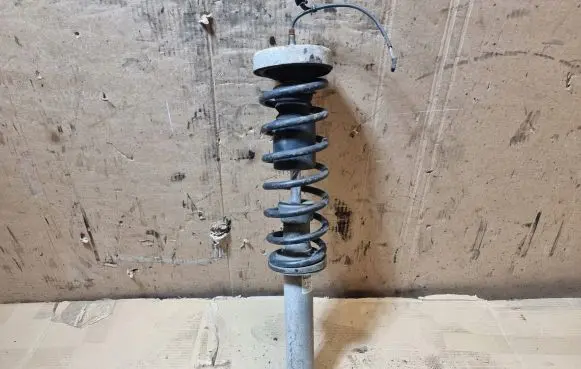 BMW 7 E65 E66 Rear shock absorber with coil spring 6758887