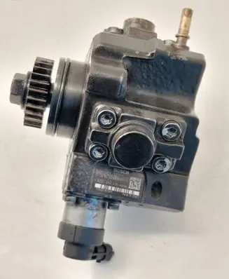 Renault Trafic III (X82) Fuel injection high pressure pump 0445010250 10002197269 8201045496