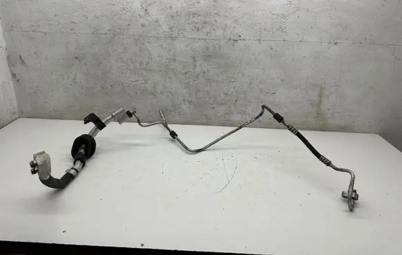 Porsche Macan (95B) Air conditioning (A/C) pipe/hose 8R1260712D
