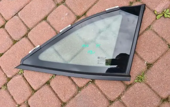 Opel Astra K Front triangle window/glass 