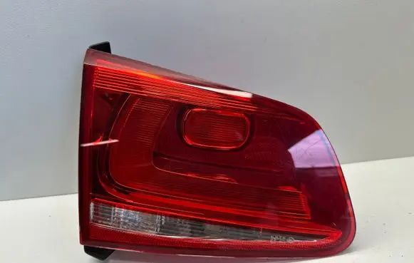 Volkswagen Touareg II Tailgate rear/tail lights 7P6945093C