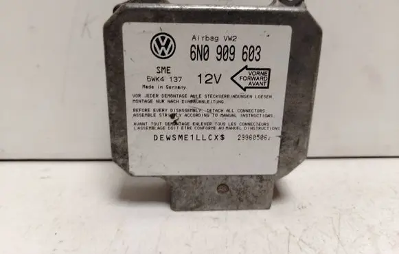 Volkswagen Golf III Airbag control unit/module 6N0909603 29960506 5WK4137