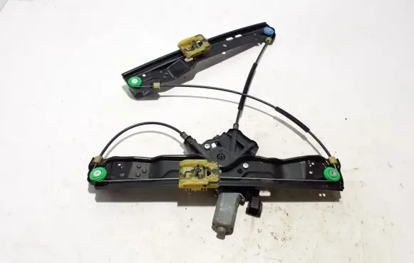 Front window lifting mechanism without motor
