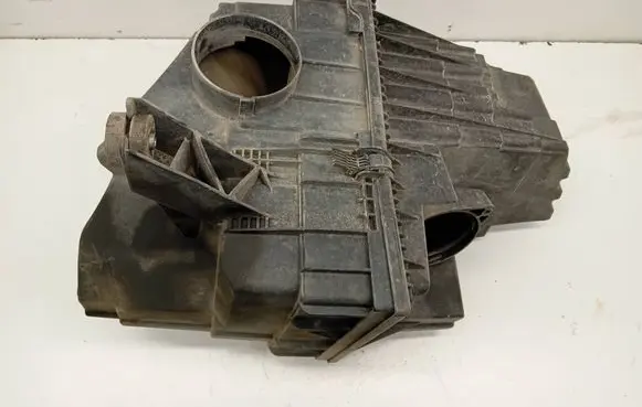 Volkswagen Multivan T5 Air filter box 7H0129601 7H0129607J 7H0129607