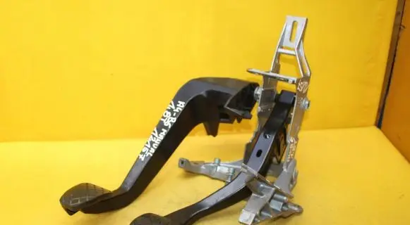 Audi A4 S4 B6 8E 8H Pedal assembly 