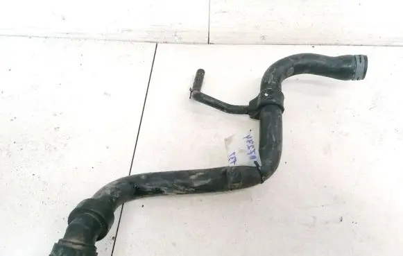 Audi A4 S4 B5 8D Engine coolant pipe/hose 4B0121101B