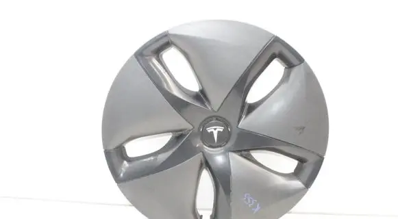 Tesla Model 3 R17 wheel hub/cap/trim 104423199B