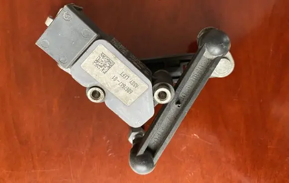 BMW X6 F16 Headlight/headlamp level sensor 686764701