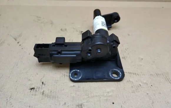 Chrysler Town u0026 Country V Rear door window regulator motor 04717607AB