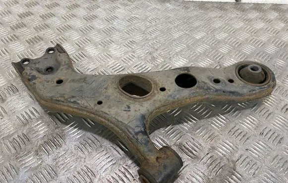 Toyota RAV 4 (XA30) Front lower control arm/wishbone