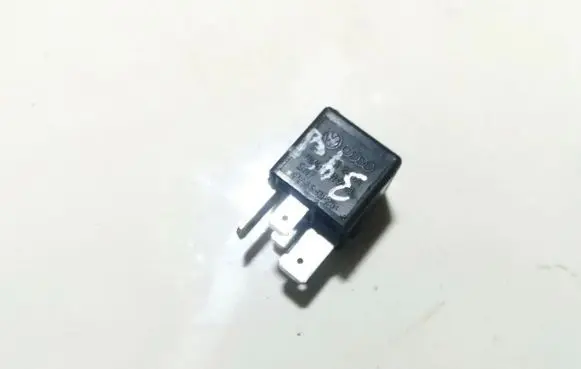 Volkswagen PASSAT B6 Other relay 1k0951253a