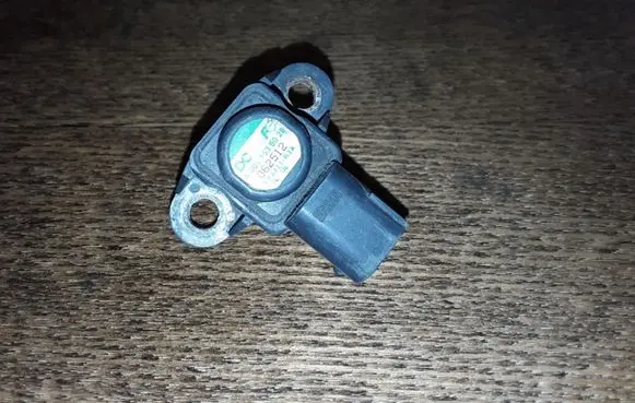 Mercedes-Benz Vito Viano W639 Air pressure sensor A0051535028