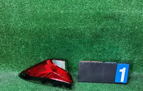 Toyota C-HR I Rear/tail lights 81561-F4011