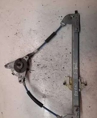 Rear door manual window regulator