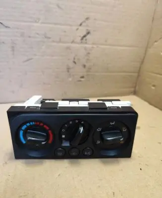 Subaru Legacy Climate control unit 72311AE050 2N44032700