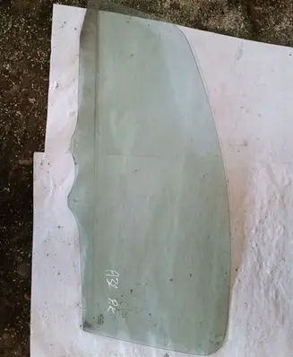 Toyota Aygo AB10 Front door window glass four-door E643R00048AS2