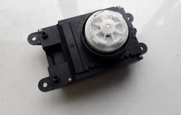 Multifunctional control switch/knob