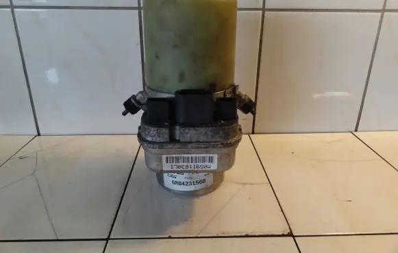 Volkswagen Polo V 6R Power steering pump 6r0423156b