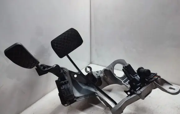 Audi A6 Allroad C6 Pedal assembly 