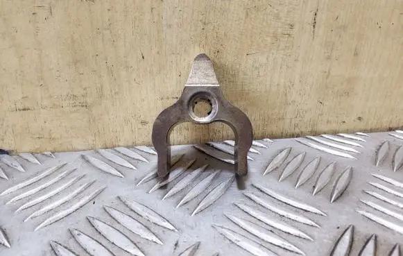 BMW 3 F30 F35 F31 Fuel Injector clamp holder