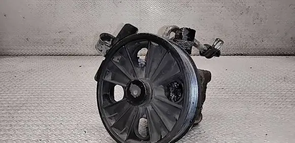 Volvo XC90 Power steering pump 8683966