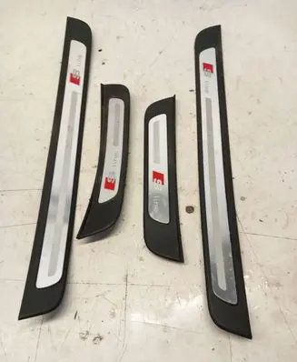 Audi A5 Sportback 8TA Front sill trim cover 8T8853374C 1T8853371