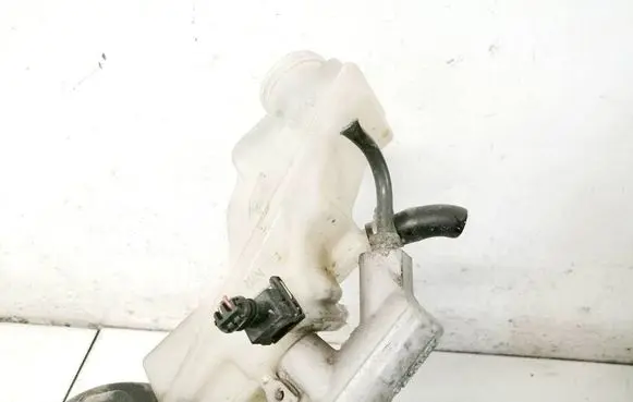 Toyota Avensis T250 Master brake cylinder 0204251172