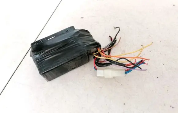 Volkswagen Golf III Alarm control unit/module 