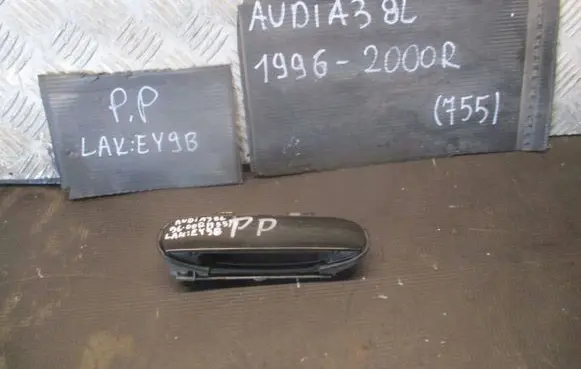 Audi A3 S3 8L Loading door exterior handle/bracket 