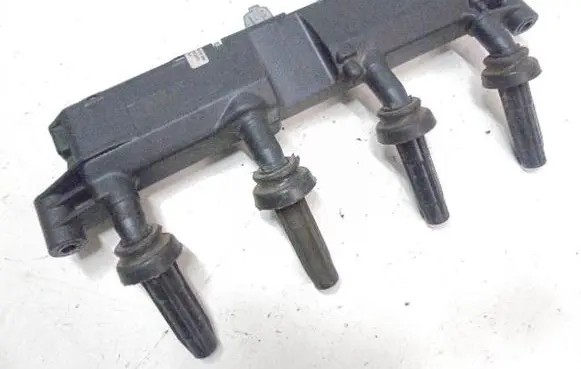 Peugeot 206 CC High voltage ignition coil 2526208B