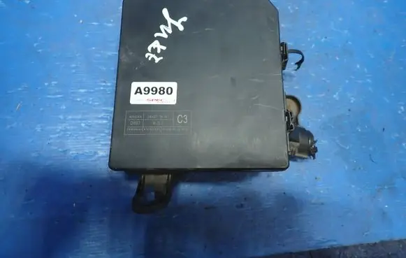 Nissan Juke I F15 Fuse box set 284B7-1KJ0J