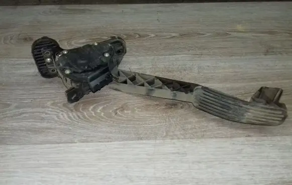 Volvo S80 Accelerator throttle pedal 9173131 3524405 9157552