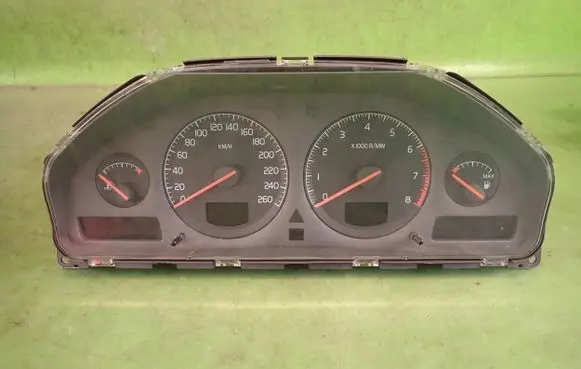 Volvo S80 Speedometer (instrument cluster) 94996689459821