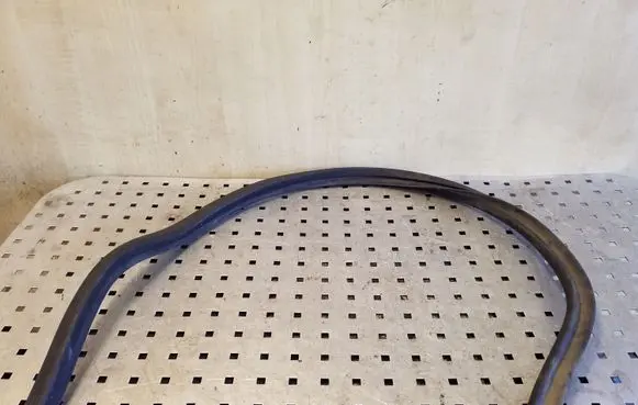 Volkswagen Golf VI Engine compartment rubber 