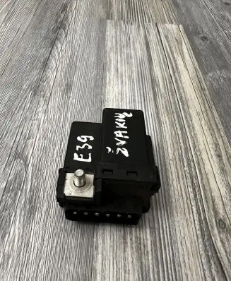 BMW 5 E39 Glow plug pre-heat relay 2246919