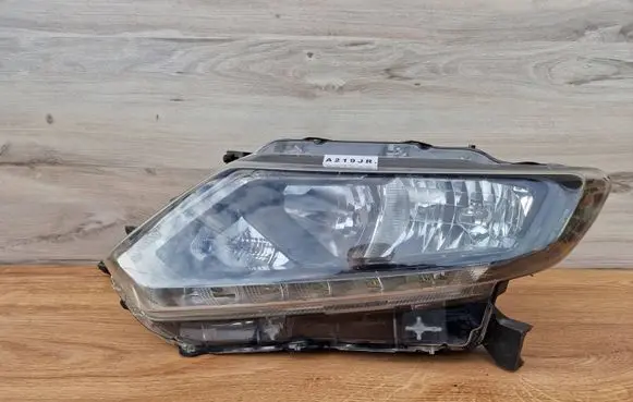 Nissan X-Trail T32 Headlight/headlamp 115-1136L