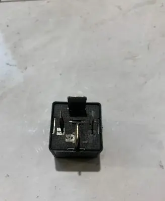 Volkswagen Golf IV Other relay 7M0951253A 95VW10K705CA V23136J6X45