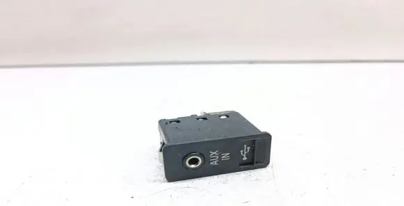 BMW 5 F10 F11 AUX in-socket connector 9129651 61319129651